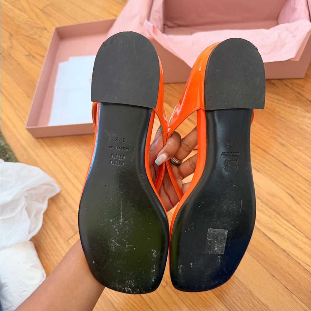 Miu Miu Bright Orange Patent Leather Slingback Sandals with White Strap 37.5 - Picture 6 of 7